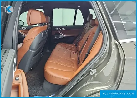 BMW X5 M50I