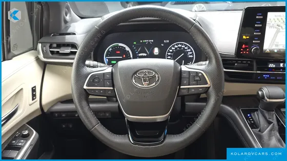 TOYOTA SIENNA 2.5 HYBRID 2WD