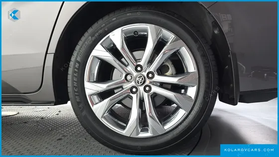 TOYOTA SIENNA 2.5 HYBRID 2WD