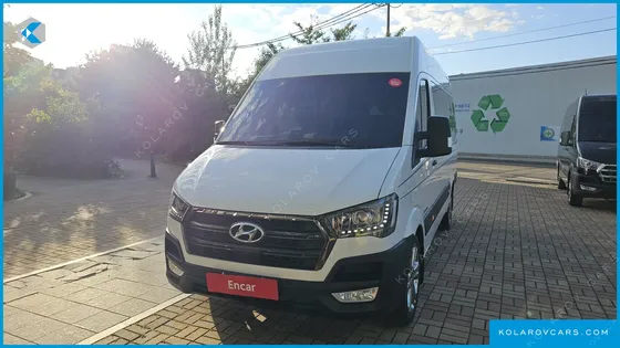 HYUNDAI SOLATI 15-SEATER