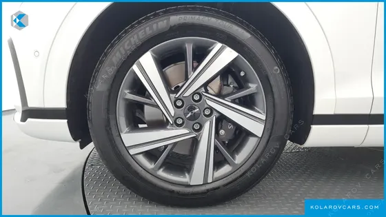 GENESIS GV70 2.5T GASOLINE 2WD