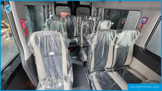 HYUNDAI SOLATI 16-SEATER