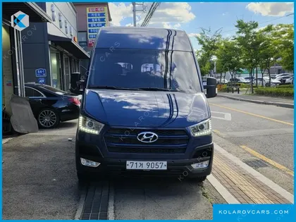 HYUNDAI SOLATI 15-SEATER