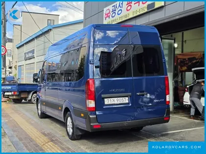 HYUNDAI SOLATI 15-SEATER