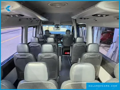 HYUNDAI SOLATI 15-SEATER