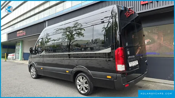 HYUNDAI SOLATI 15-SEATER