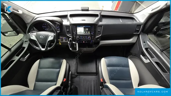 HYUNDAI SOLATI 15-SEATER
