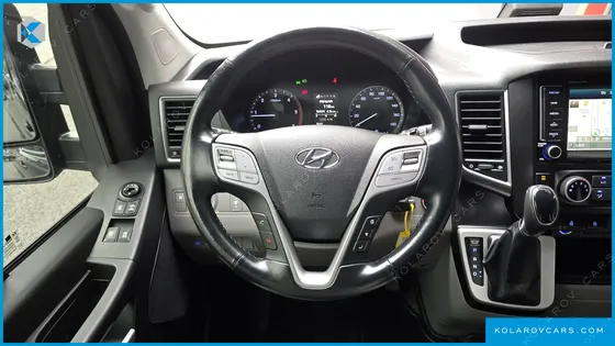 HYUNDAI SOLATI 15-SEATER