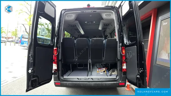 HYUNDAI SOLATI 15-SEATER