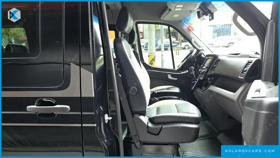 HYUNDAI SOLATI 15-SEATER