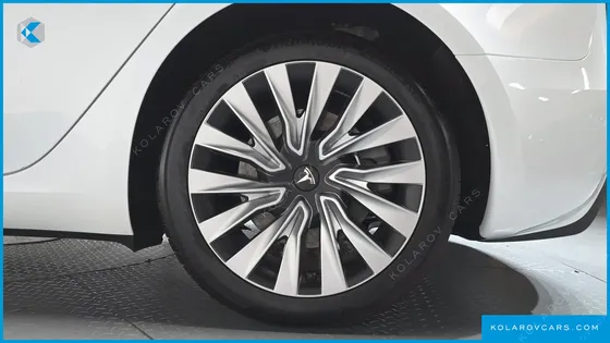 TESLA MODEL 3 RWD