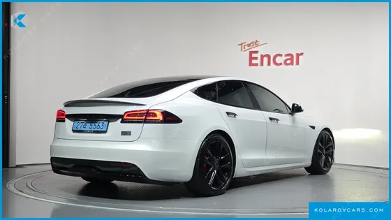 TESLA MODEL S PLAID
