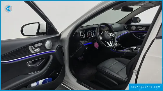 MERCEDES E-CLASS E300 4MATIC AVNATGARDE