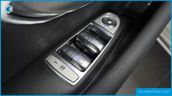 MERCEDES E-CLASS E300 4MATIC AVNATGARDE