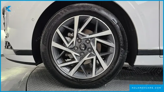 HYUNDAI GRANDEUR EXCLUSIVE