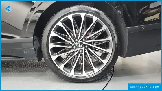 HYUNDAI GRANDEUR CALLIGRAPHY