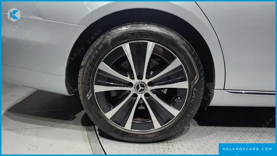 MERCEDES E-CLASS E300E 4MATIC EXCLUSIVE