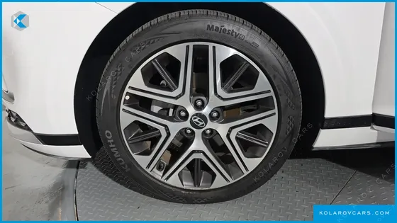 HYUNDAI GRANDEUR PREMIUM