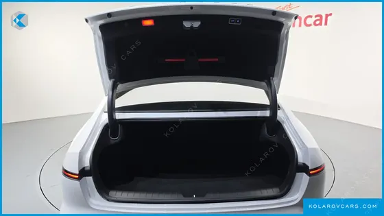HYUNDAI GRANDEUR PREMIUM