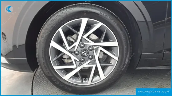 HYUNDAI GRANDEUR PREMIUM