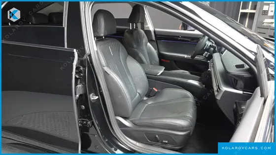 HYUNDAI GRANDEUR PREMIUM