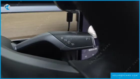 TESLA MODEL Y STANDARD RANGE RWD