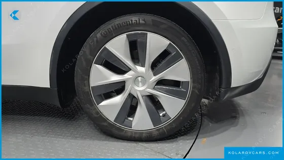TESLA MODEL Y STANDARD RANGE RWD