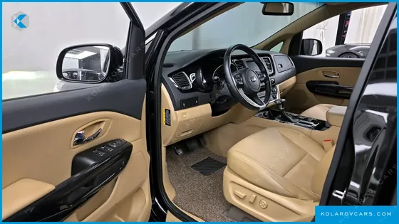 KIA CARNIVAL 9-SEATER HI-LIMOUSINE