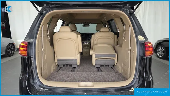 KIA CARNIVAL 9-SEATER HI-LIMOUSINE