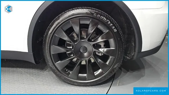 TESLA MODEL Y LONG RANGE AWD