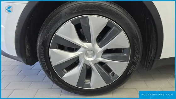 TESLA MODEL Y RWD