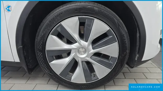 TESLA MODEL Y RWD