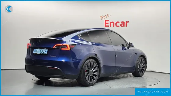 TESLA MODEL Y PERFORMANCE AWD