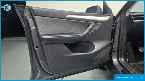 TESLA MODEL Y RWD