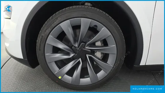 TESLA MODEL Y PREMIUM LONG RANGE AWD
