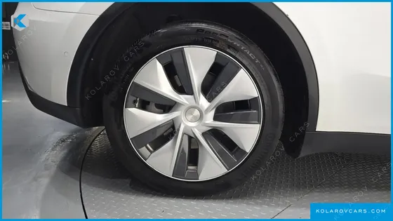 TESLA MODEL Y LONG RANGE AWD