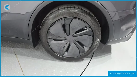 TESLA MODEL Y PREMIUM LONG RANGE AWD
