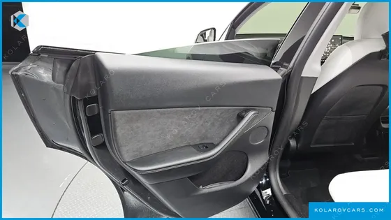 TESLA MODEL Y RWD