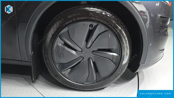 TESLA MODEL Y RWD