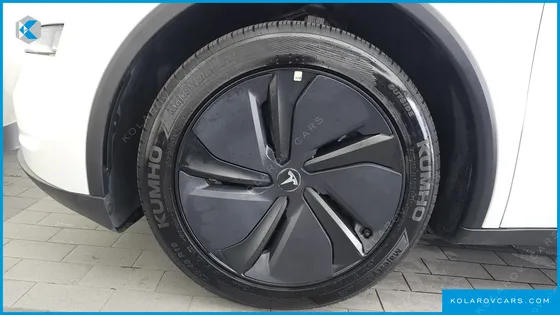 TESLA MODEL Y RWD