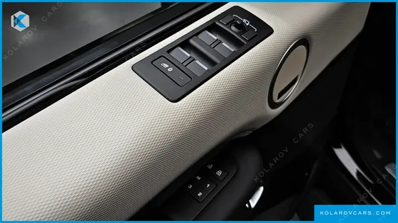 LAND ROVER DISCOVERY P360 R-DYNAMIC SE