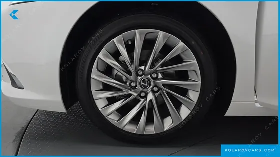 LEXUS ES LUXURY PLUS