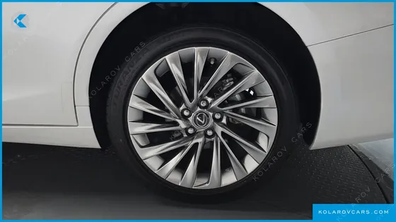 LEXUS ES LUXURY PLUS
