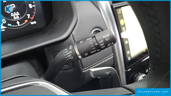 LAND ROVER DISCOVERY P360 R-DYNAMIC SE
