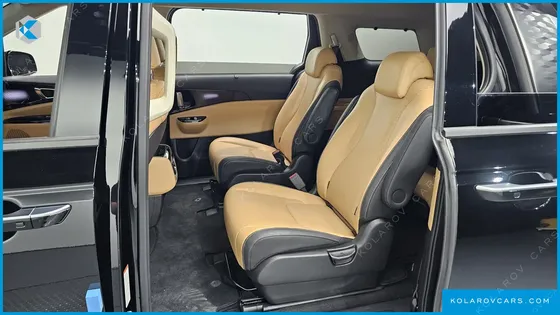 KIA CARNIVAL DIESEL 9-SEATER SIGNATURE