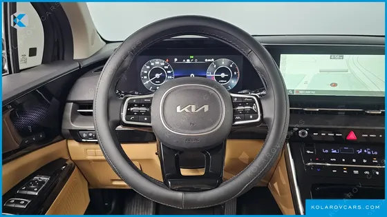 KIA CARNIVAL DIESEL 9-SEATER SIGNATURE