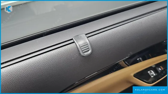 KIA CARNIVAL DIESEL 9-SEATER SIGNATURE