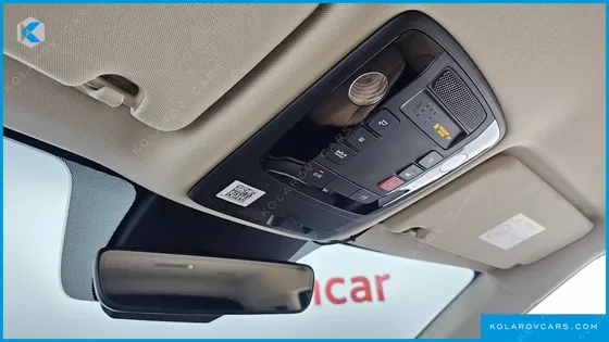 KIA CARNIVAL DIESEL 9-SEATER SIGNATURE