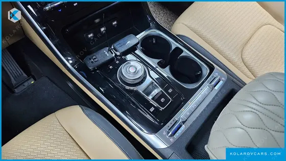 KIA CARNIVAL DIESEL 9-SEATER SIGNATURE