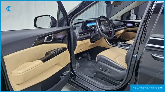 KIA CARNIVAL DIESEL 9-SEATER SIGNATURE